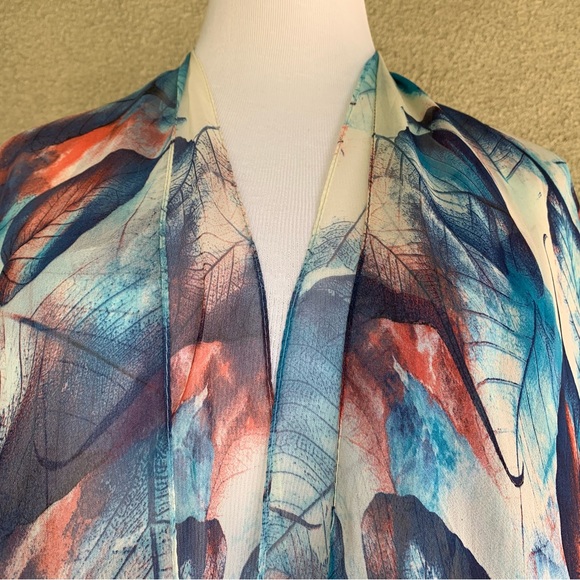 🔥5/$20🔥 Chiffon Duster Leaf Print - Picture 4 of 12